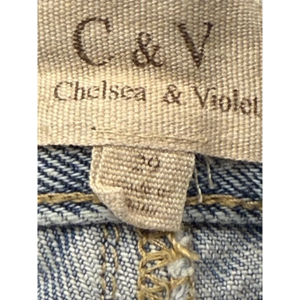 Chelsea Violet Distressed Denim Cut Off Shorts Blue‎ Light Wash Raw Hem Size 26
